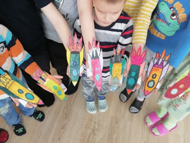 День космонавтики в младшей группе "Маячка"